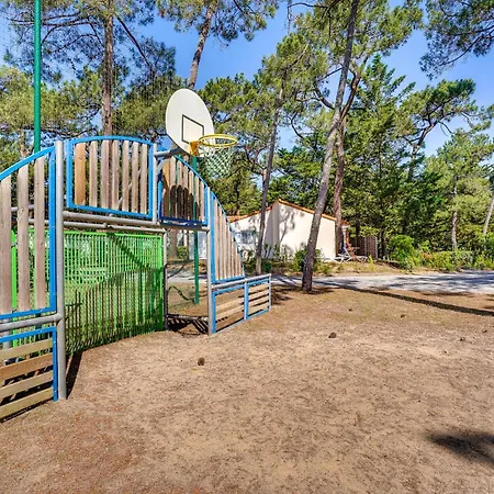 Nice Home In La Faute-Sur-Mer لا فاوت سور مير