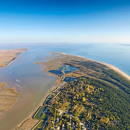 Nice Home In La Faute-Sur-Mer * لا فاوت سور مير